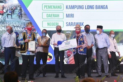 DATUK SERI ISMAIL SABRI YAAKOB