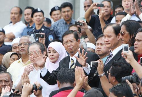 MOHD NIZAR JAMALUDDIN