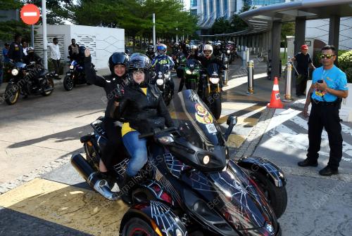 PTJ03_09032018_WANITA_MOTOSIKAL_BN201803081264