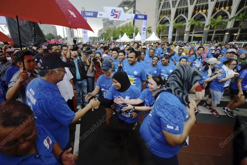 PTJ03_09052015_9to5_RUN