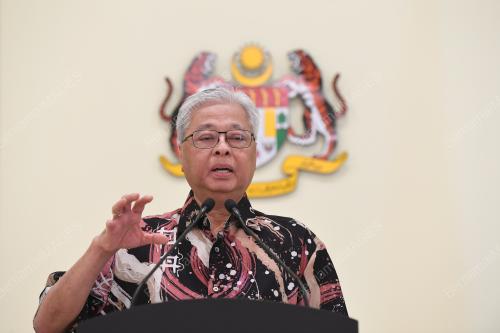 DATUK SERI ISMAIL SABRI YAAKOB