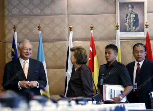 MOHD NAJIB TUN ABDUL RAZAK