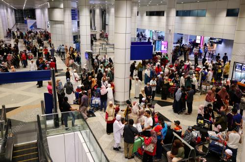 JEMAAH HAJI PULANG KE TANAH AIR