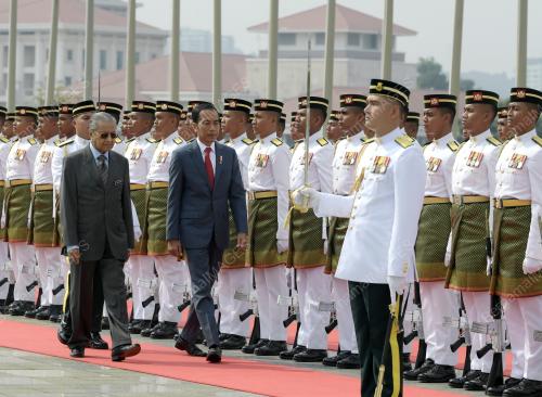 PTJ03_09082019_MAHATHIR_JOKOWI_BN201908067293