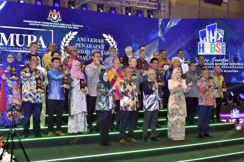 DATUK M NOOR AZMAN TAIB