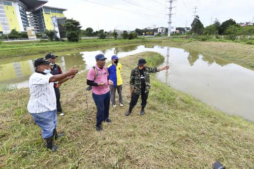 DATUK SERI IR DR ZAINI UJANG