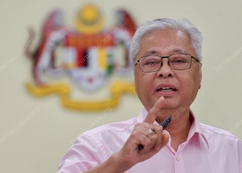 DATUK SERI ISMAIL SABRI YAAKOB