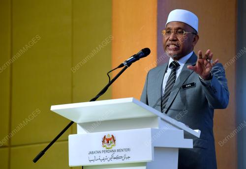 DATUK IDRIS AHMAD