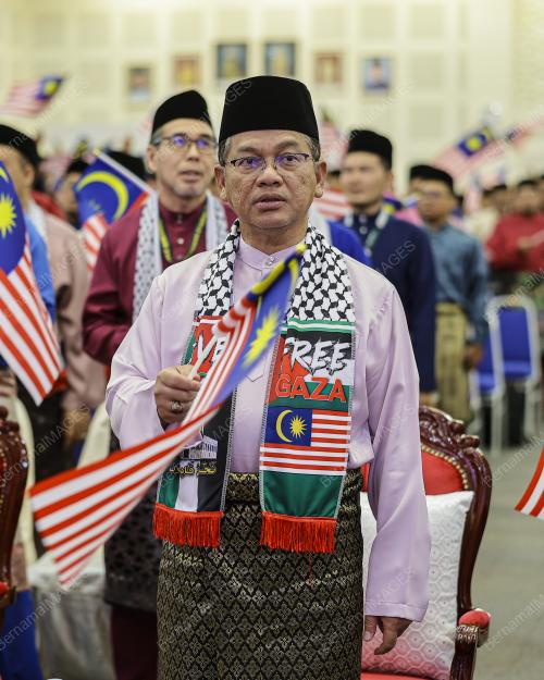 DATUK DR MOHD NA'IM MOKHTAR
