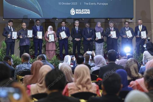 DATUK DR ANESEE IBRAHIM