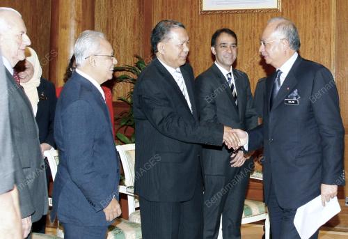 MOHD NAJIB TUN ABDUL RAZAK