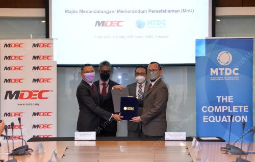 DATUK NORHALIM YUNUS
