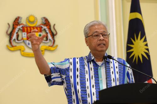 DATUK SERI ISMAIL SABRI YAAKOB