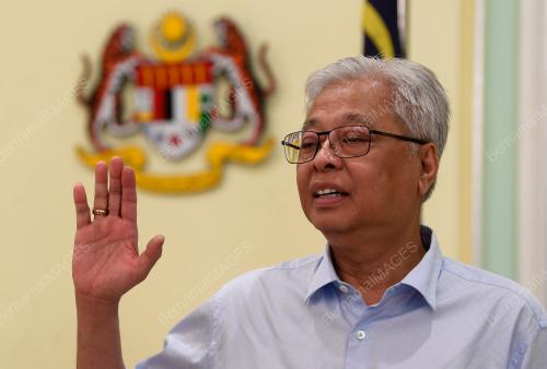 DATUK SERI ISMAIL SABRI YAAKOB