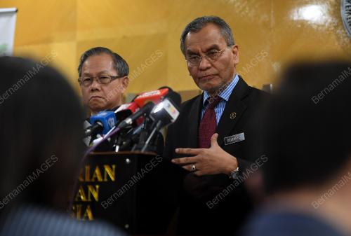 DATUK SERI DR DZULKEFLY AHMAD