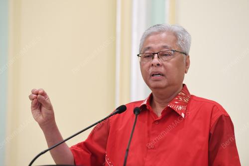 DATUK SERI ISMAIL SABRI YAAKOB