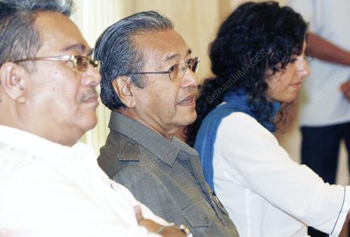 DR MAHATHIR MOHAMAD