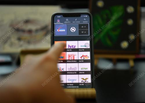 HARI RADIO SEDUNIA