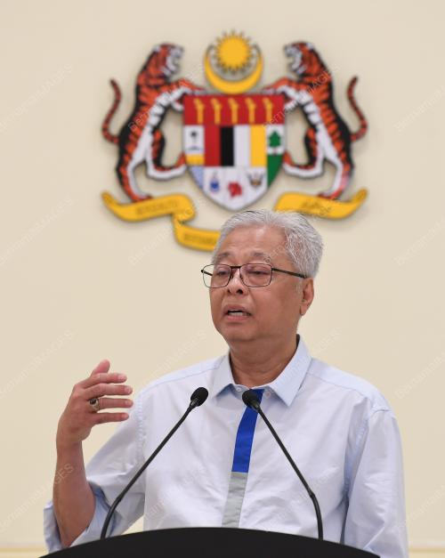 DATUK SERI ISMAIL SABRI YAAKOB