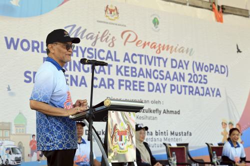DATUK SERI DR. DZULKEFLY AHMAD