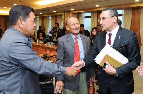 DATUK SERI HISHAMUDDIN TUN HUSSEIN
