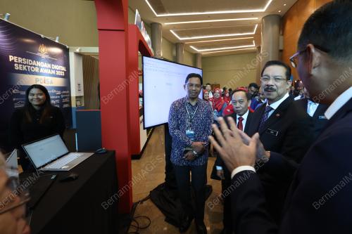 TAN SRI MOHD ZUKI ALI