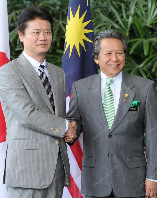 DATUK SERI ANIFAH AMAN