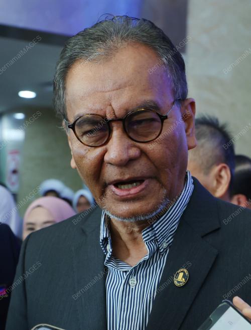 DATUK SERI DR DZULKEFLY AHMAD