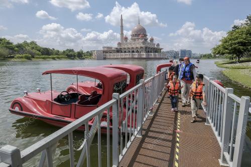 BERIADAH BERSAMA AQUA BOAT PUTRAJAYA