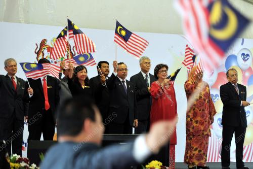 PTJ03_14082015_BENDERA