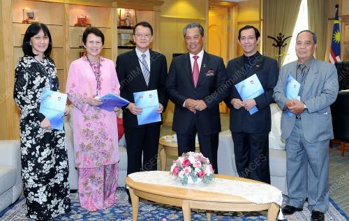 TAN SRI MUHYIDDIN YASSIN