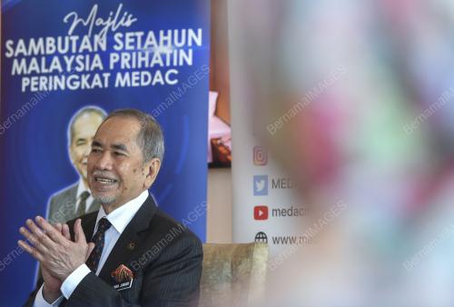 DATUK SERI DR WAN JUNAIDI TUANKU JAAFAR