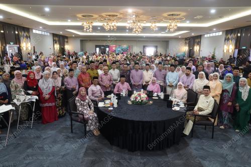TAN SRI WAN AHMAD DAHLAN WAN ABDUL AZIZ
