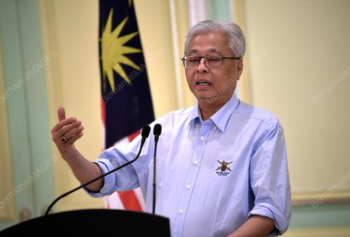 DATUK SERI ISMAIL SABRI YAAKOB