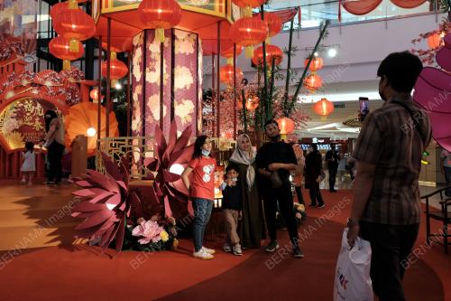 TINJAUAN PERSIAPAN TAHUN BARU CINA