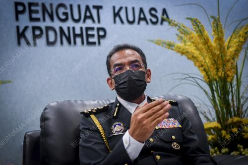 AZMAN ADAM
