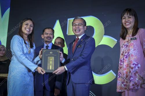 FAHMI FADZIL