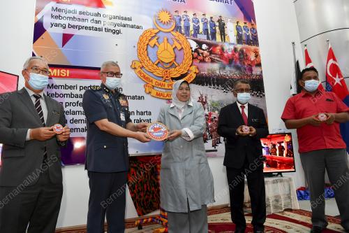 ZURAIDA KAMARUDDIN