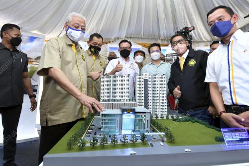 DATUK SERI ISMAIL SABRI YAAKOB