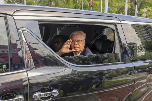 DATUK SERI ISMAIL SABRI YAAKOB