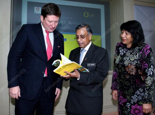 TAN SRI NOR MOHAMED YAKCOP