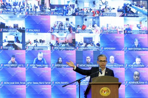 FAHMI FADZIL