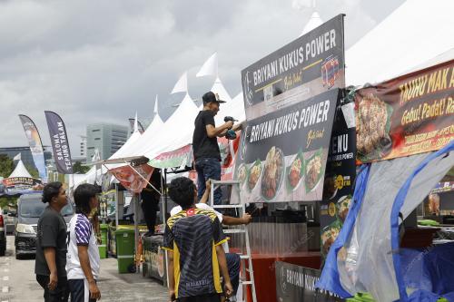 PERSIAPAN TAPAK BAZAR RAMADAN