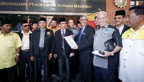 DATUK SERI ABU KASSIM MOHAMED