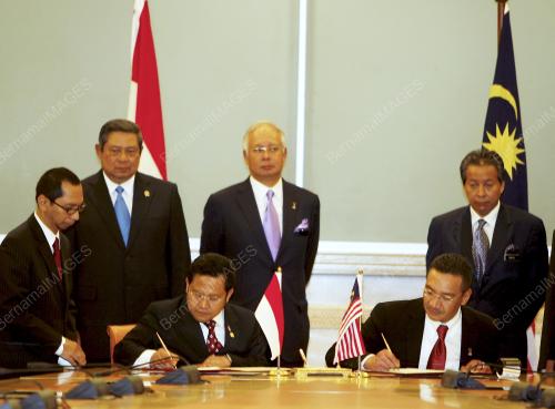 MOHD NAJIB TUN ABDUL RAZAK