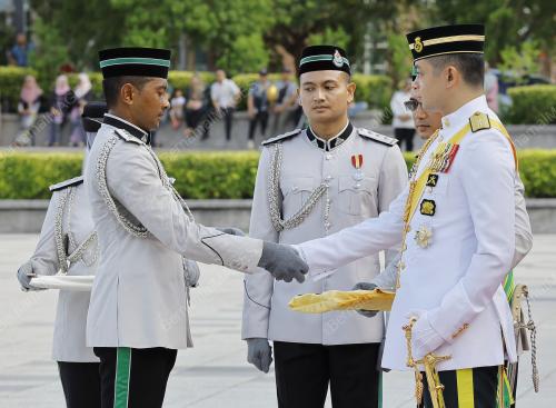 TENGKU HASSANAL IBRAHIM ALAM SHAH