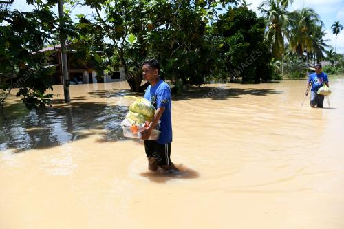 BANJIR DI DENGKIL