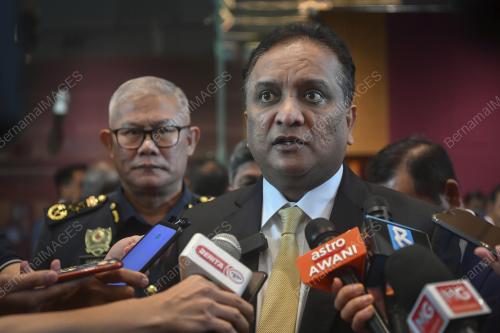 DATUK SERI REEZAL MERICAN NAINA MERICAN