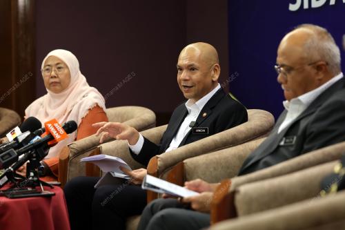 DATUK ARMIZAN MOHD ALI