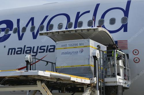 VAKSIN Pfizer-BioNTech TIBA DI MALAYSIA